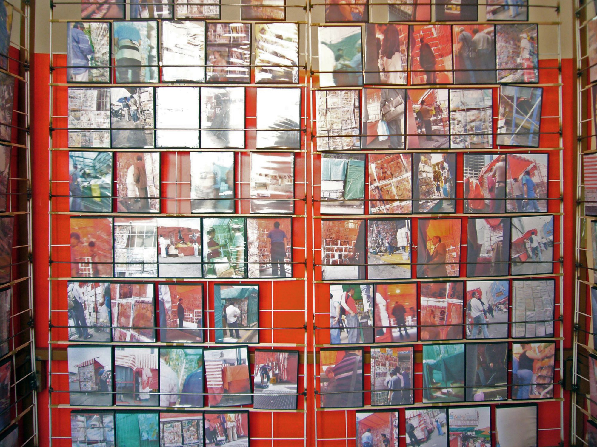 Adentro Afuera / Inside Outside (DVD cases installed)