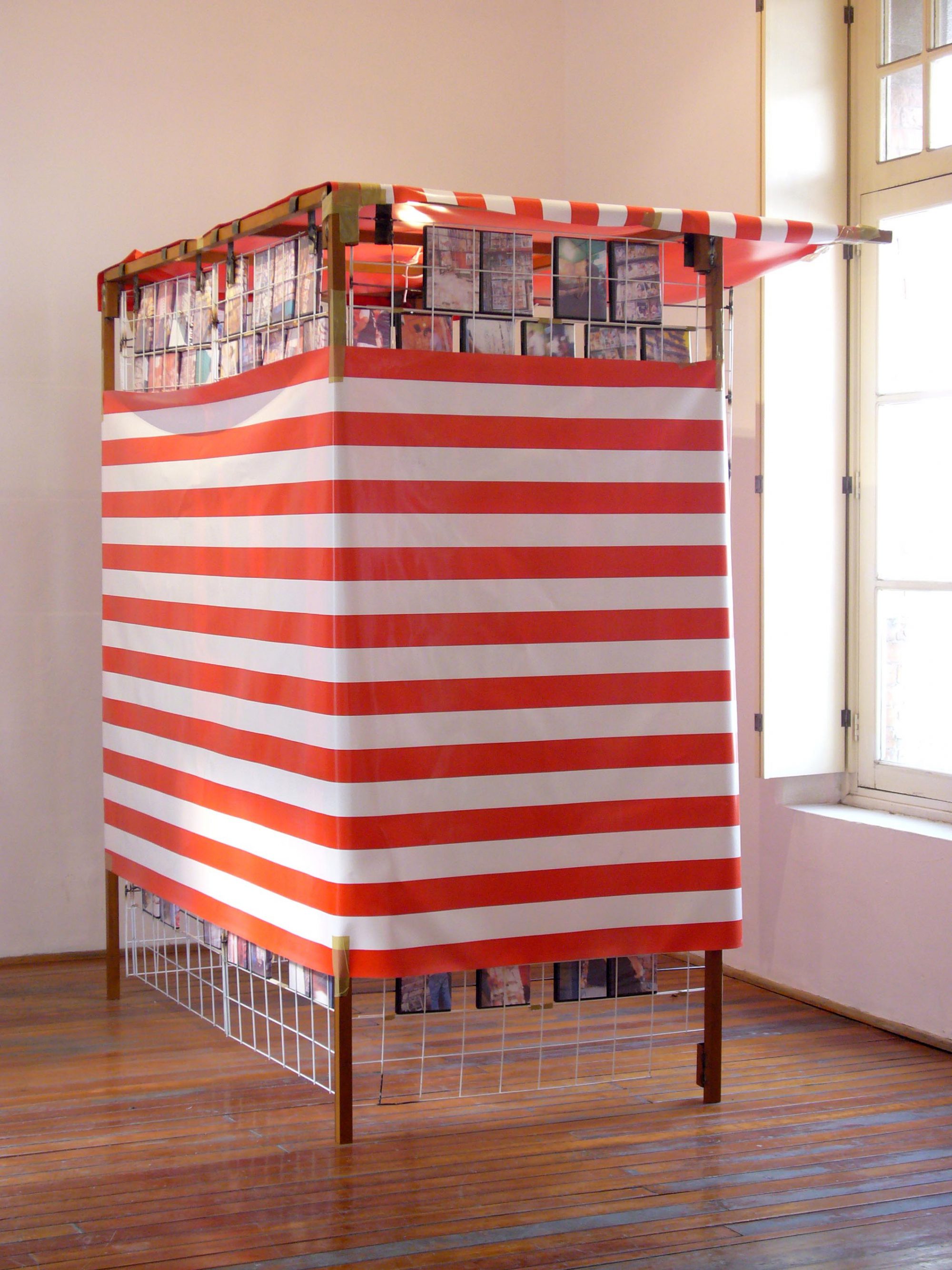 Adentro Afuera / Inside Outside (booth)